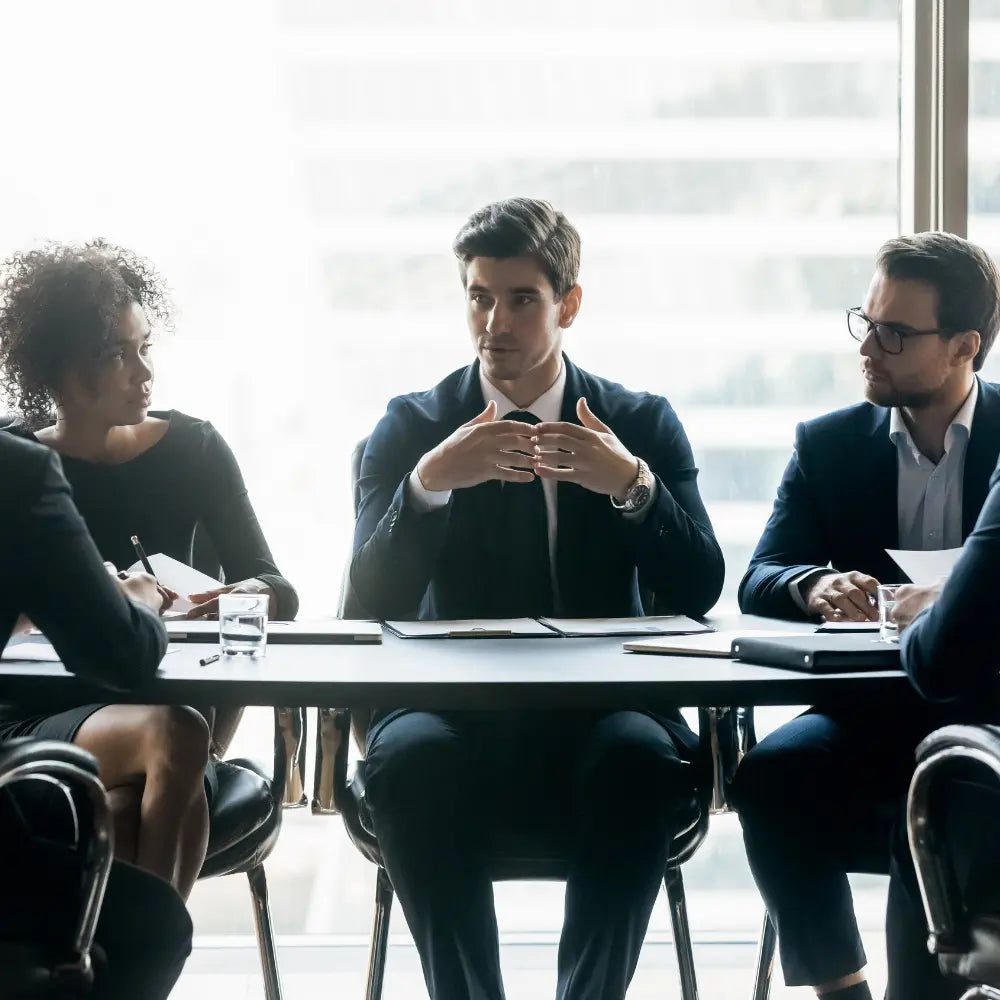 🧠 Cómo Hacer Preguntas Inteligentes en Inglés en Reuniones Ejecutivas: La Clave de tu Credibilidad Profesional
